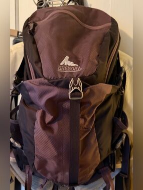 Gregory Jade 28 womens small hiking backpack